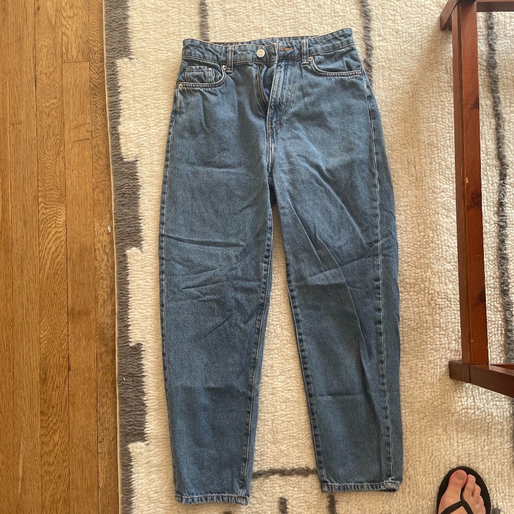 Ultra-high wasted H&M Mom Jeans Size 2